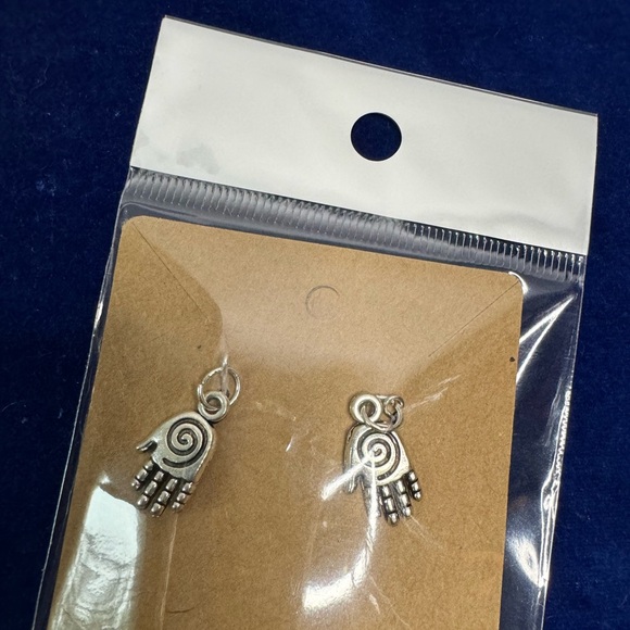Hamsa hand earring🪬 - Picture 3 of 3
